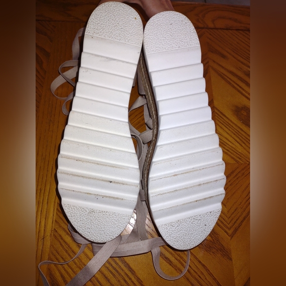 Tandice Lace up Platform Wedge - Picture 7 of 9